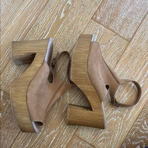 Sbicca vintage collection platform open toe clog